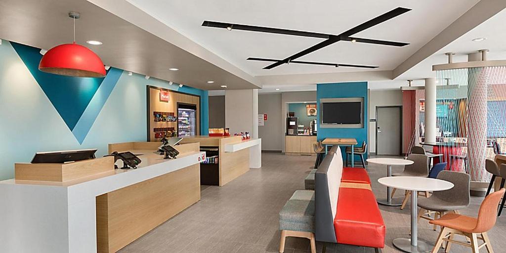 Hotel Avid West